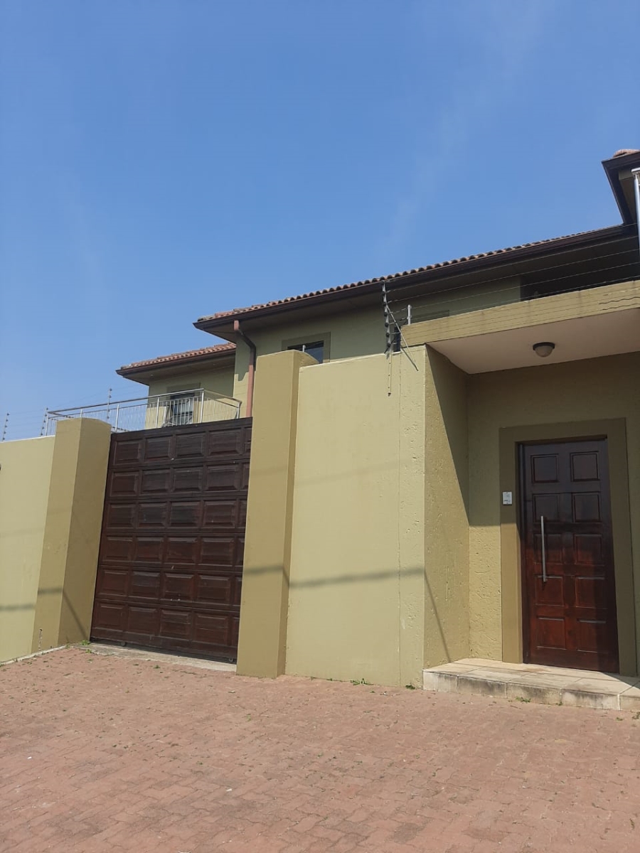 7 Bedroom Property for Sale in Amalinda Eastern Cape